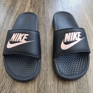 Nike Benassi Slide Sandals